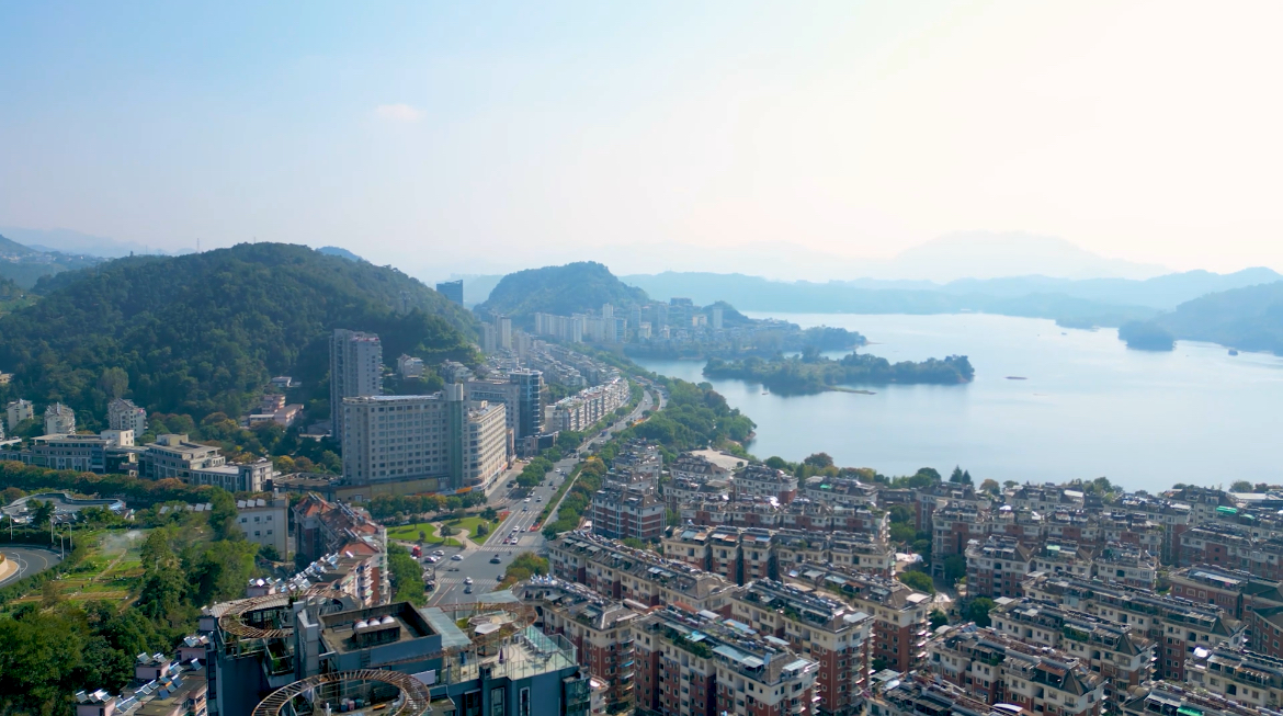 浙江新聞?lì)l道權(quán)威點(diǎn)贊！西子電梯引領(lǐng)老舊小區(qū)“煥新”之路